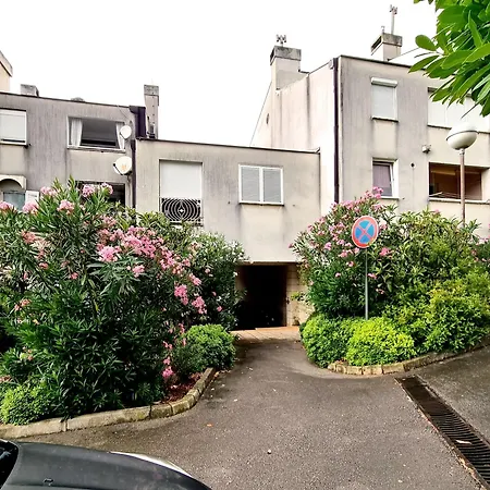 Sol Dolcevita Apartment